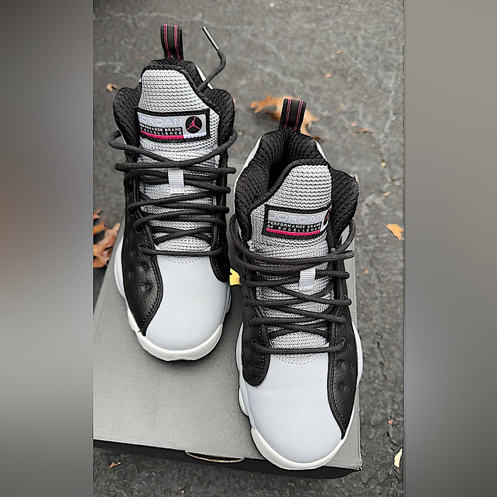 JORDAN JUMPMAN TEAM II GG🖤 SIZE 3.5Y🖤WORN 2 TIMES, PERFECT CONDITION🖤